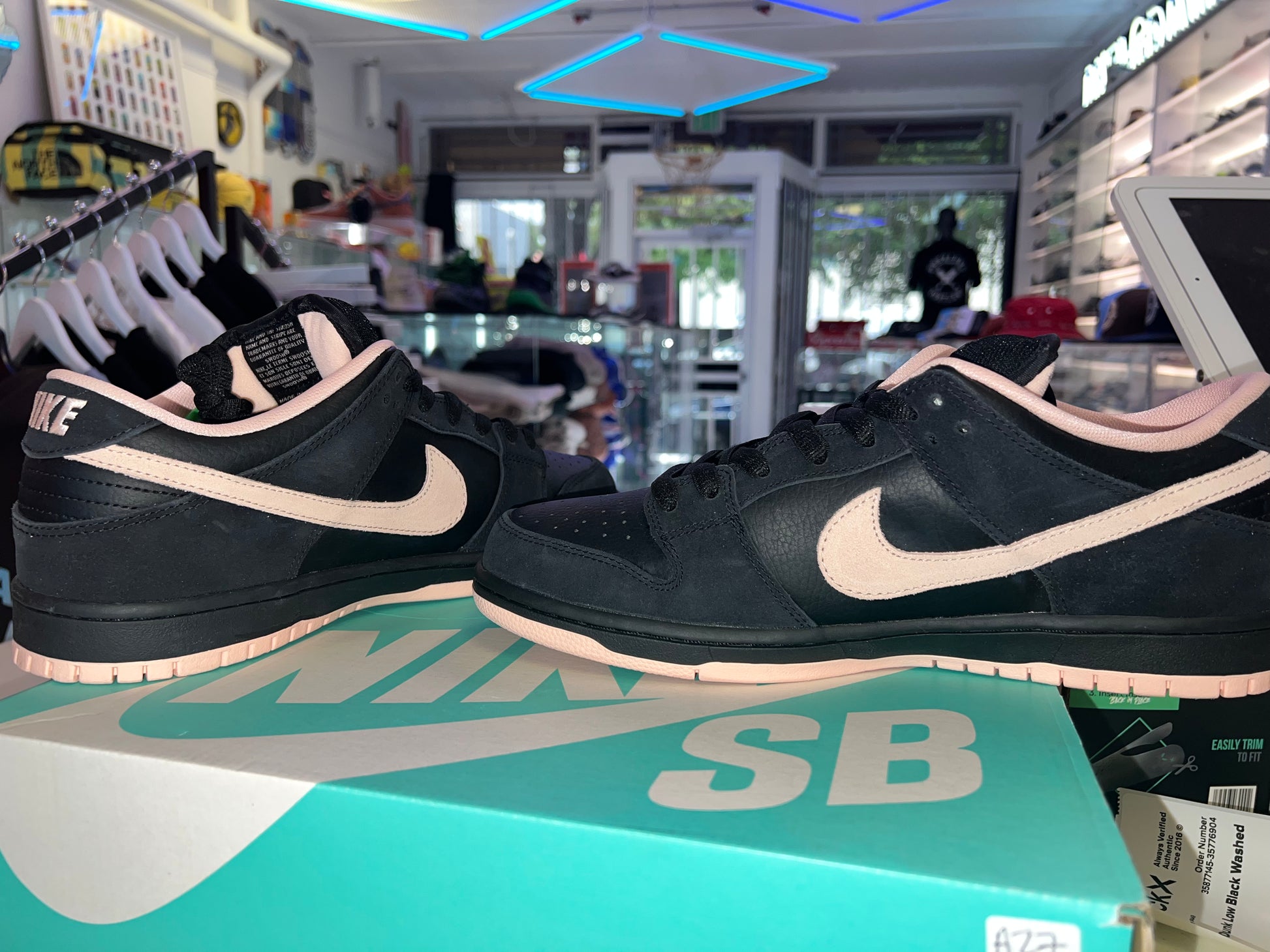 Nike sb washed coral dunk online